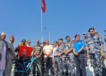 साईकलयात्रामा स—शस्त्र प्रहरी नायव उपरीक्षक उप्रेती ःसीमाक्षेत्रको अवस्था बुझ्न समेत यात्रा कोशेढुङ्गा सावित हुने विश्वास