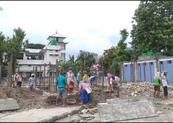 नगरपालिकाले शुरु गर्यो फूटफाथ व्यवसायीहरुका लागि टहरा निर्माण : कतै विरोध त कतै समर्थन