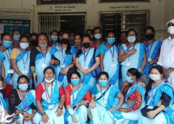 महिला स्वास्थ्य स्वयम् सेविकाहरूलाई परिचय पत्र वितरण