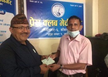 संस्थापक महासचिव चन्द्र भण्डारीलाई प्रेस क्लब मेचीनगरको मानार्थ सदस्यता प्रदान