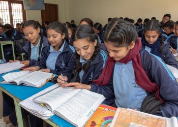 वीरगञ्जमा कक्षा ६ देखि १२ सम्म भौतिक उपस्थितिमा नै पढाइ सुरु