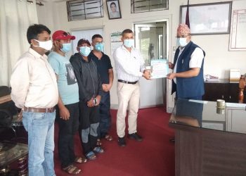 भद्रपुर नाका अविलम्ब खुलाउन माग गर्दै झापा उद्योग वाणिज्य संघले बुझायो ज्ञापनपत्र