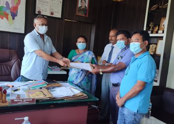 विद्यालय सञ्चालन गर्न अनुमति माग गर्दै निजी विद्यालयका संगठनद्वारा मेचीनगरपालिकामा ज्ञापन पत्र बुझाए
