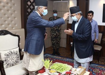 प्रधानमन्त्री देउवासँग टीका ग्रहण