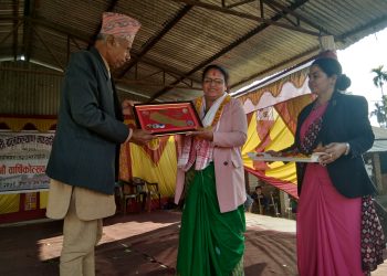 पूर्व प्रधानध्यापक पराजुलीलाई अभिनन्दन : २१ जना विद्यार्थी तथा शिक्षकदेखि शिक्षासेवीसम्म सम्मनित र पुरस्कृत