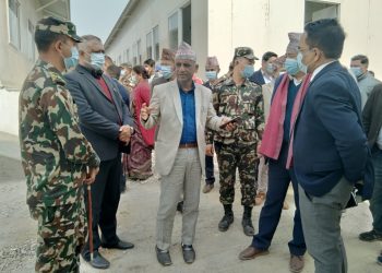 मुख्यमन्त्री राजेन्द्रकुमार राईद्वारा होल्डिङ्ग सेन्टरको स्थलगत निरीक्षण
