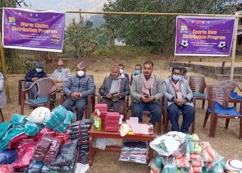 लायन्स क्लबद्वारा शान्ति आदर्श माध्यमिक विद्यालयका विद्यार्थीहरुलाई न्यानो कपडा तथा खेल सामाग्री वितरण