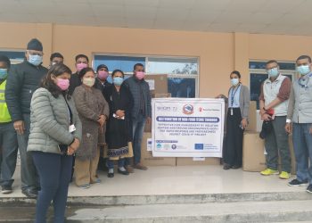 नगरपालिका र ‘काँकरभिट्टा हेल्थ हेल्प डेक्स’ लाई स्वास्थ्य सामाग्री वितरण