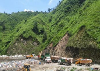 अवरोध गर्न खोज्ने स्थानीयलाई प्रहरीले हटाएपछि : बन्चरेडाँडामा बिनाअवरोध फोहोर विसर्जन