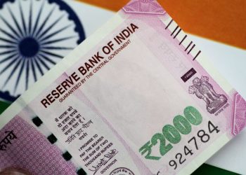 भारतले दुई हजार दरका नोट चलनबाट हटाउने
