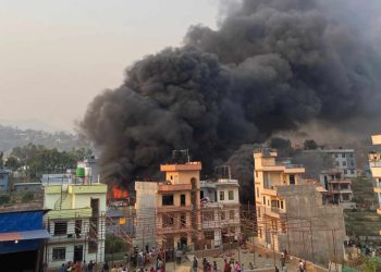 सशस्त्रको केन्द्रीय गोदाम घरमा भीषण आगलागी, निभाउने प्रयास जारी