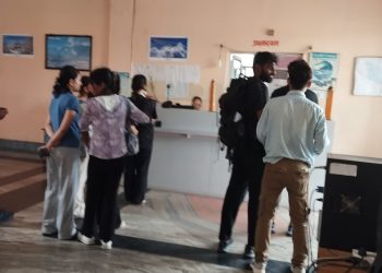 बंगलादेशमा आन्दोलन चर्किन थालेपछि काँकरभिट्टानाका भएर नेपाल फर्किने विद्यार्थीहरुको लर्काे