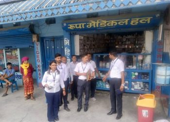 मेचीनगरका अधिकांश औषधि पसल मापदण्ड विना सञ्चालन, दुईवटालाई गराईयो जरिवाना