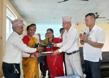 लघु उद्यमीलाई प्रविविध हस्तान्तरण