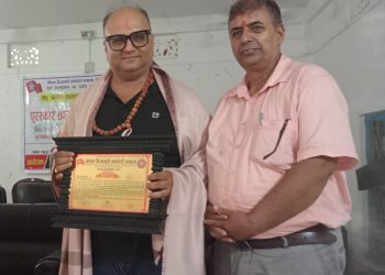निजामती कर्मचारी संगठनद्वारा देशसञ्चारका उपसम्पादक खनालसहित चार जना पुरस्कृत