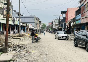 नगरपालिकाले समयमै भुक्तान नदिदाँ सहिद मार्ग अपलत्र, व्यवसायी भन्छन् -‘साढेको जुधाई बाच्छाको मिचाई ’