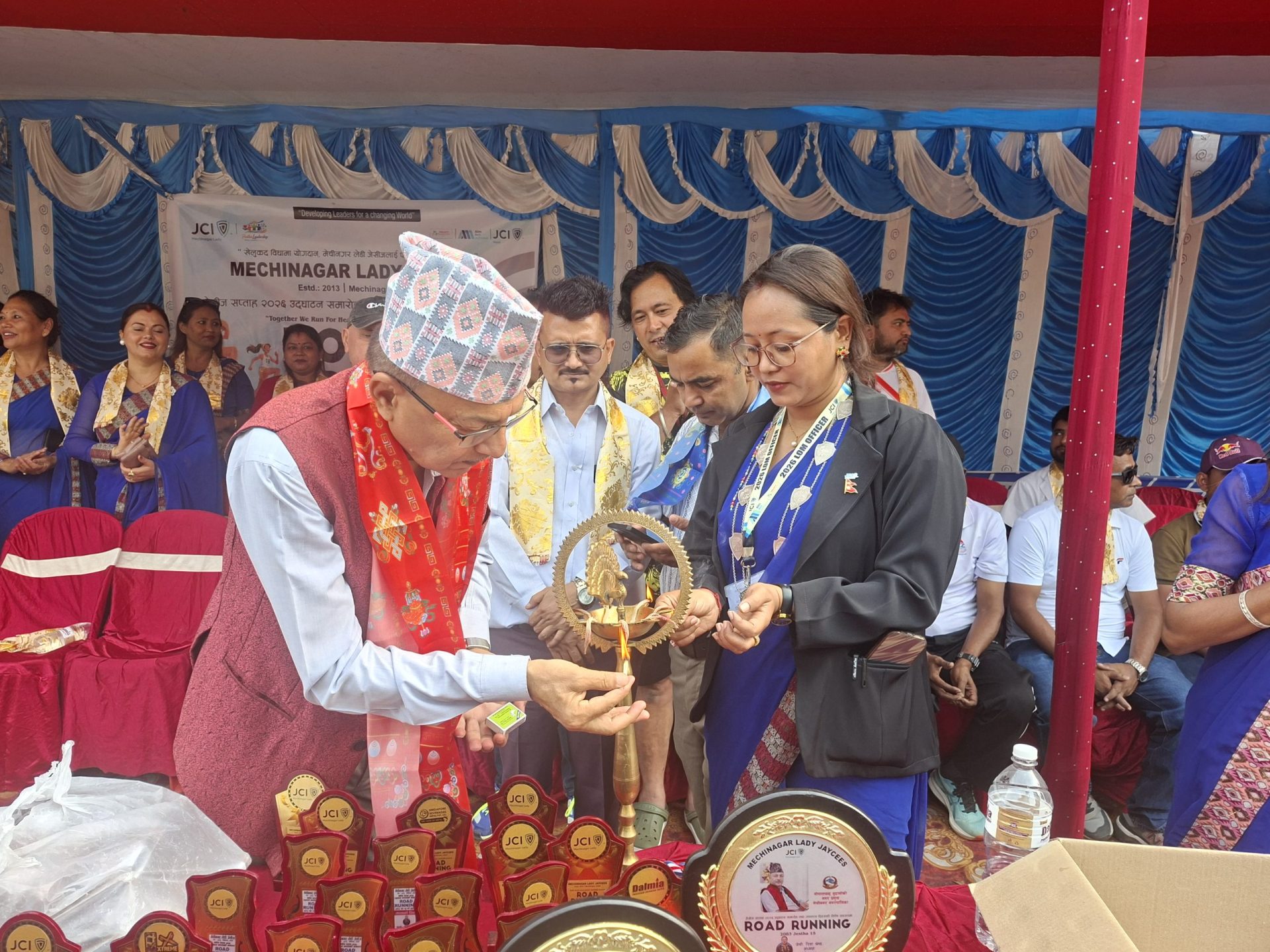 मेचीनगर लेडी जेसीजको ‘जेसीज विक’ शुरुः  मिनी म्याराथनको उपाधि पुरुषतर्फ शिव र महिलातर्फ आरतीलाई