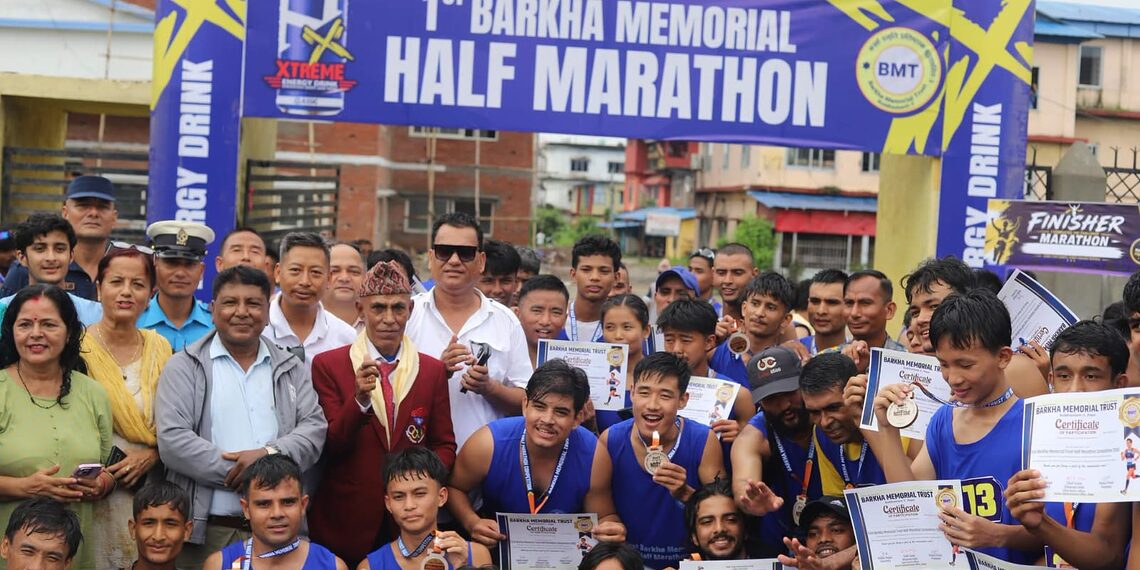 बर्खा स्मृति हाफ म्याराथन प्रतियोगिताको उपाधि बैतडीका नरेन्द्रसिंहलाई