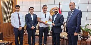 भोटेकोशी बाढीपीडितका लागि होटल मेची क्राउनको २६ लाख सहयोग