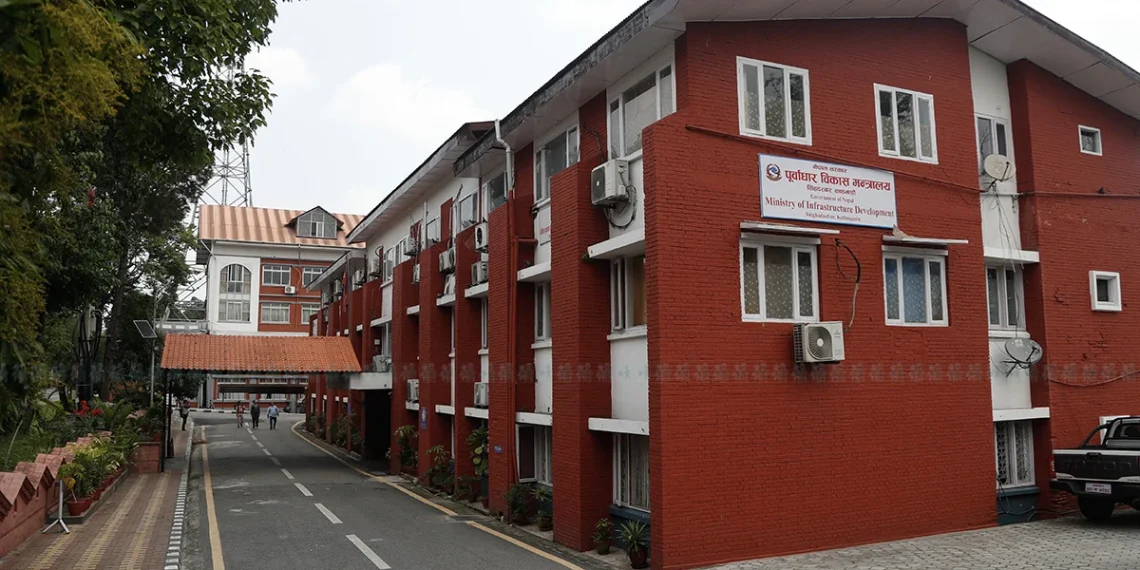 अछाममा अलपत्र परेको रणनीतिक सडक खण्डको निर्माणस्थल