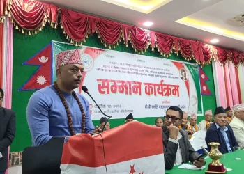 पोखरामा आयोजित कार्यक्रममा बोल्दै नेपाली कांग्रेसका सभापति गगनकुमार थापा