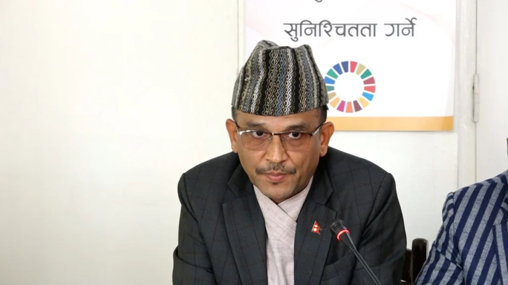 विपद् कोषको रकम र राहत वितरणसम्बन्धी बैठकको दृश्य