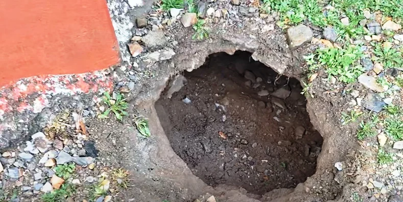 डोल्पाको दुनैस्थित जिल्ला कारागार जहाँबाट कैदीबन्दी फरार भएका छन्