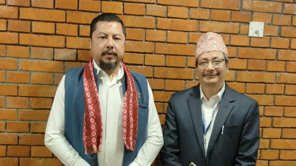 थाइल्याण्डको बैंकक प्रस्थान गर्दै ऊर्जा, जलस्रोत तथा सिँचाइमन्त्री विराजभक्त श्रेष्ठ