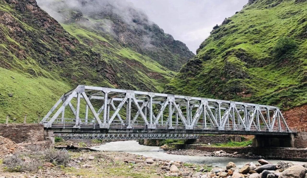 हुम्लाको खार्पुस्थित दोजाम कर्णाली नदीमा निर्माण सम्पन्न भएको स्टिल ट्रष्ट मोटरेवल पुल