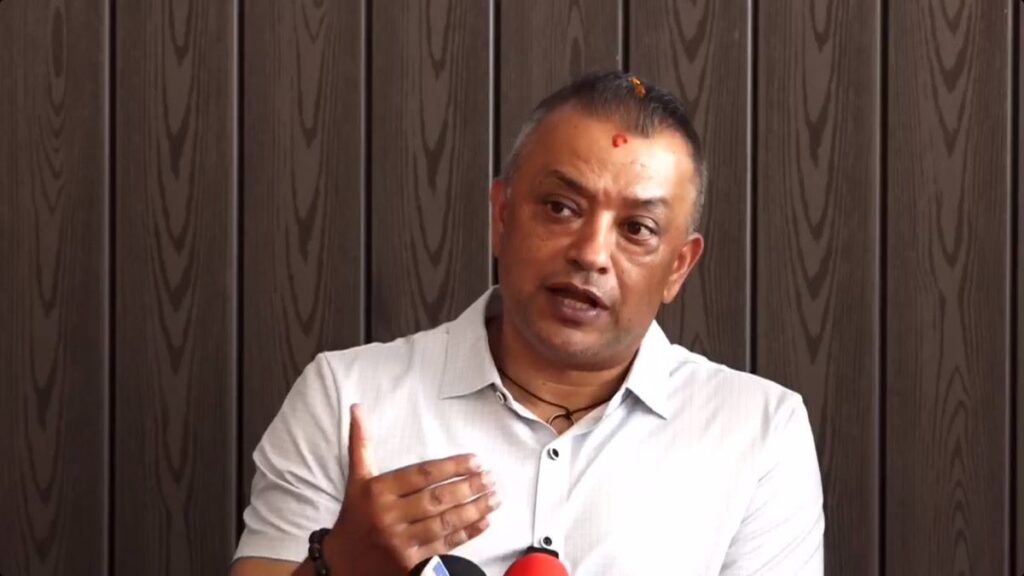 मन्तव्य व्यक्त गर्दै सभापति थापा