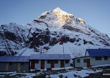 मनास्लु लार्केपास पदमार्ग क्षेत्रको दृश्य