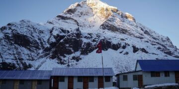 मनास्लु लार्केपास पदमार्ग क्षेत्रको दृश्य