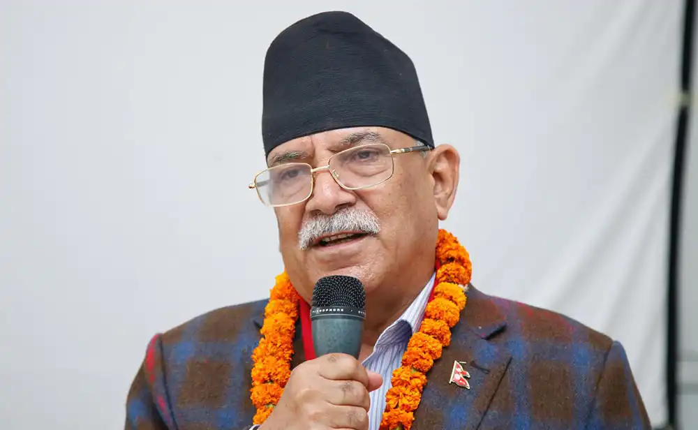 समसामयिक राजनीतिक विषयमा धारणा राख्दै गर्दाको दृश्य