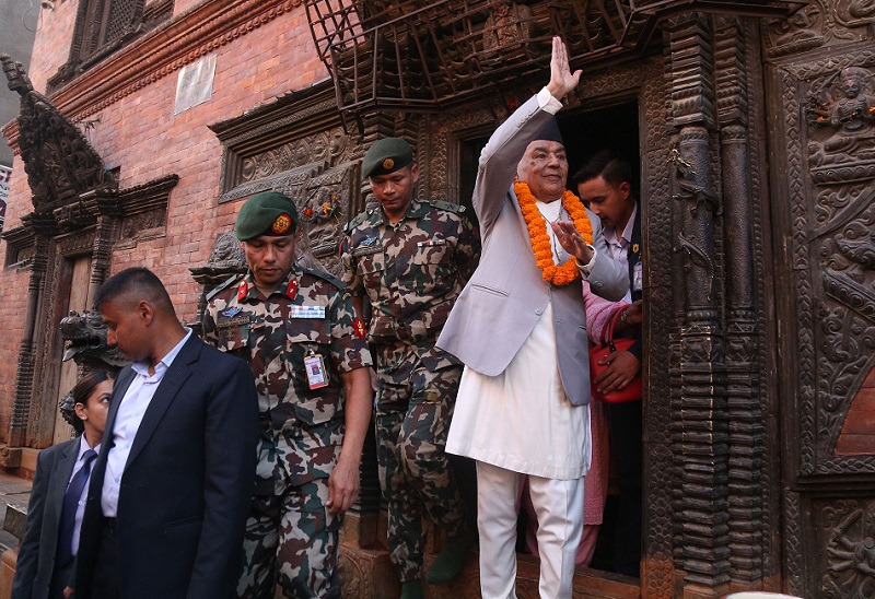 भक्तपुरको नवदुर्गा मन्दिरमा पूजाअर्चना गरिरहनु भएका राष्ट्रपति रामचन्द्र पौडेल