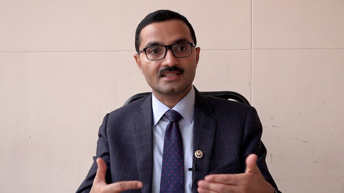 नेपाली कांग्रेसको नेतृत्वसँग कुराकानी गर्दै आरके शर्मा
